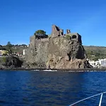 Eh13 Luxury Bed and Breakfast 4*
