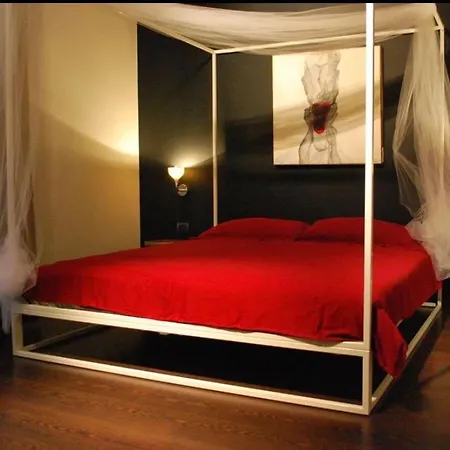 Eh13 Luxury Nocleg ze śniadaniem 4*